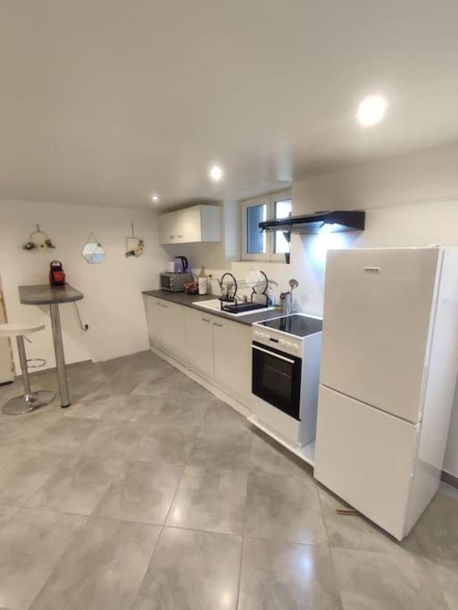 Appartement 100M2, Independant Dans Notre Maison Garennes-sur-Eure Екстериор снимка