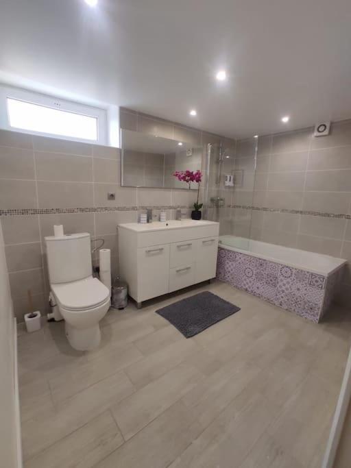 Appartement 100M2, Independant Dans Notre Maison Garennes-sur-Eure Екстериор снимка